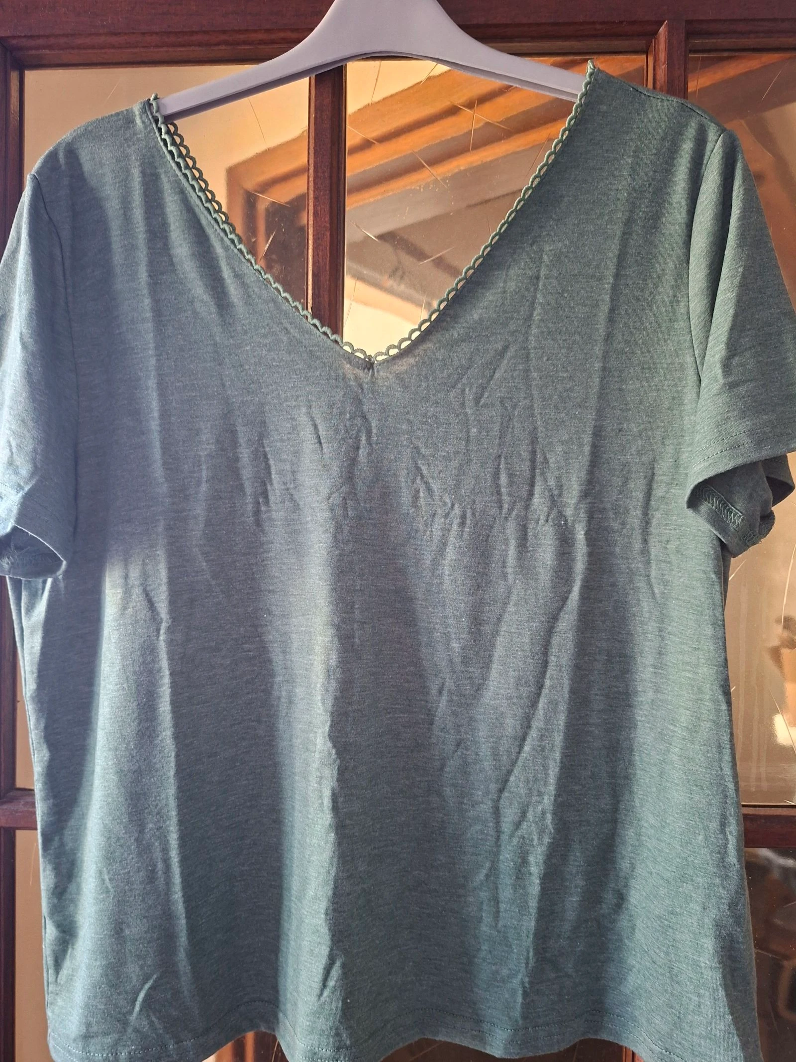 Korte mouw T-shirt – Maat L – photo 2